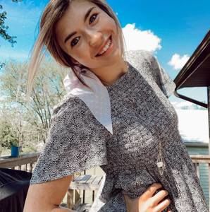 Meet your Posher, Kenzie